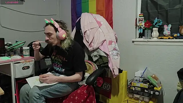 tallnerdyguy online show from March 14, 3:13 am