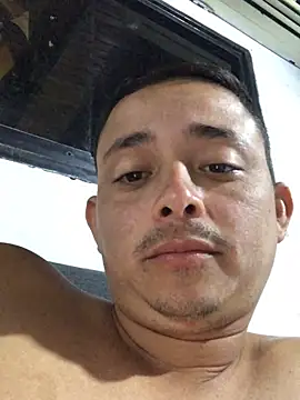 isacalejandroo online show from December 26, 1:07 am