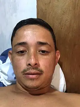 isacalejandroo online show from December 26, 7:49 pm