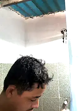 isacalejandroo online show from September 29, 5:20 pm