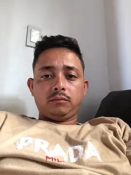 isacalejandroo online show from September 17, 6:42 pm