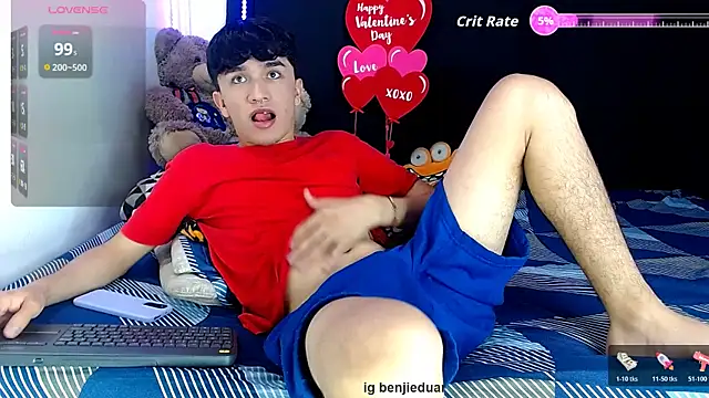 benji hoter online show from February 6, 11:12 pm