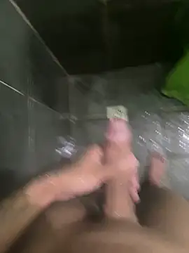 Snapshot of gzn01 chatting on October 4, 4:50 am gzn01 online show from October 4, 4:50 am