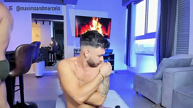 Snapshot of Maximo_Marcelo chatting on January 13, 11:06 pm Maximo Marcelo online show from January 13, 11:06 pm