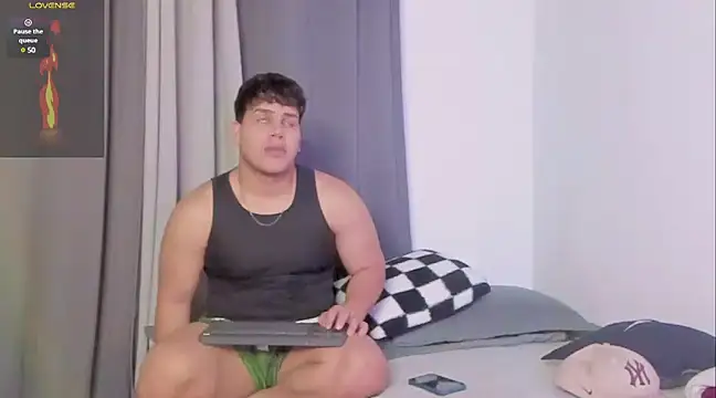 Snapshot of Khail68 chatting on January 31, 6:13 am Khail68 online show from January 31, 6:13 am