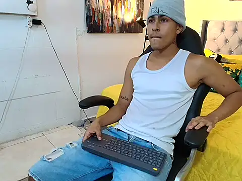 marcus wills19 online show from October 26, 2:46 am