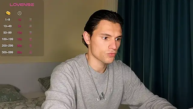 denlover1 online show from April 22, 11:37 am