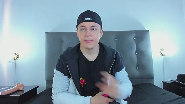 Angel Cuervo online show from December 3, 12:27 pm