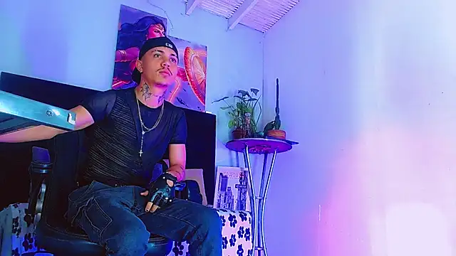 HannibalLester online show from November 25, 5:53 am