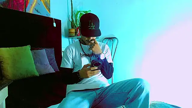 HannibalLester online show from December 14, 4:30 am