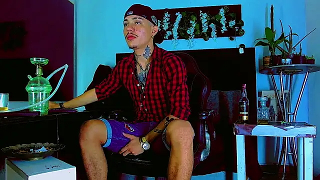 HannibalLester online show from March 21, 8:19 am