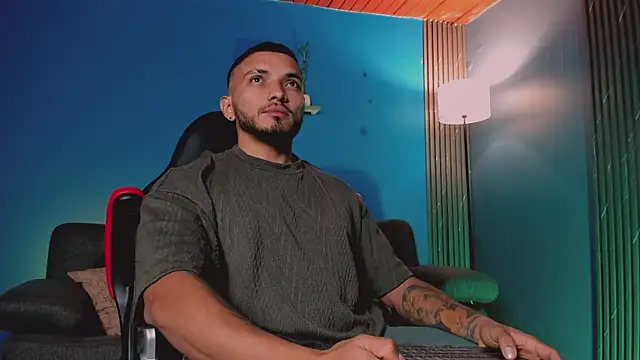 maximusclark1 online show from January 8, 3:01 am