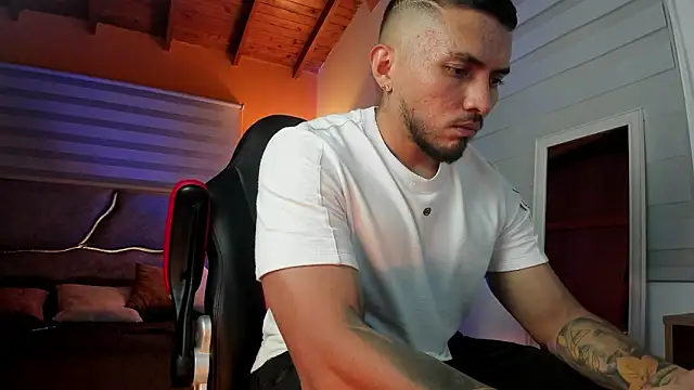 maximusclark1 online show from March 25, 2:48 am