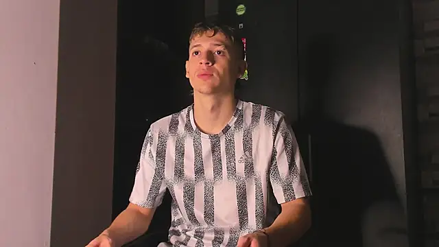 Dimitri higth420 online show from November 18, 11:15 pm