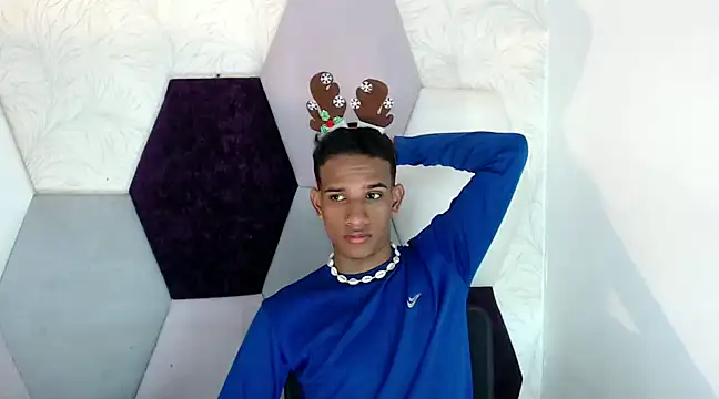 AbrahanBratz online show from December 13, 6:49 pm