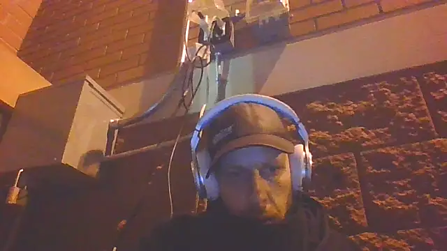 axelongshaft69 online show from April 2, 10:23 am