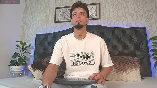 MattDevon online show from February 24, 4:13 am