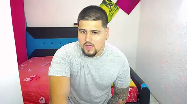 Snapshot of pitbullveryhot chatting on March 22, 12:06 am pitbullveryhot online show from March 22, 12:06 am