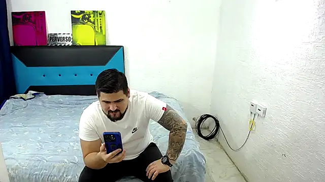 Snapshot of pitbullveryhot chatting on October 2, 12:58 am pitbullveryhot online show from October 2, 12:58 am