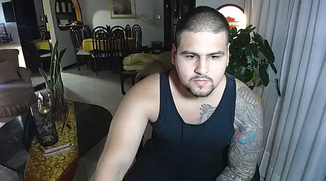 Snapshot of pitbullveryhot chatting on February 18, 6:59 am pitbullveryhot online show from February 18, 6:59 am