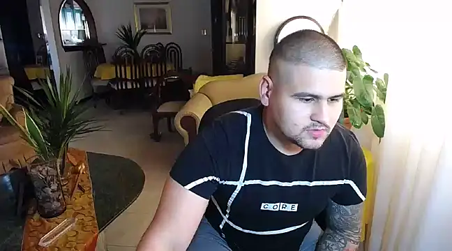 Snapshot of pitbullveryhot chatting on February 11, 9:03 pm pitbullveryhot online show from February 11, 9:03 pm