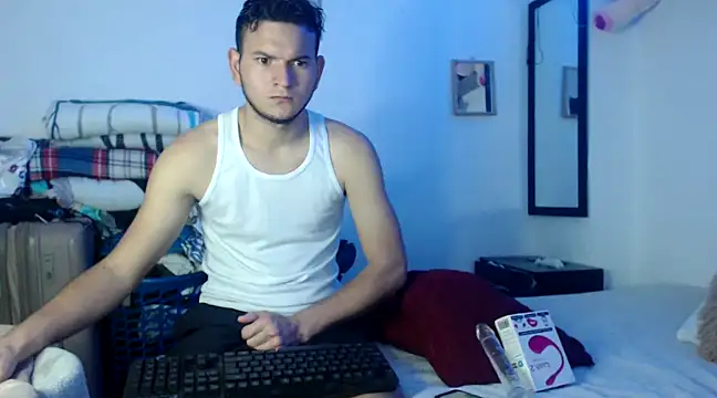 Snapshot of Latin_Boy24 chatting on February 7, 5:40 pm Latin Boy24 online show from February 7, 5:40 pm