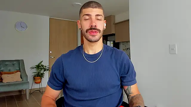 Guyinthemountain online show from December 30, 1:03 pm