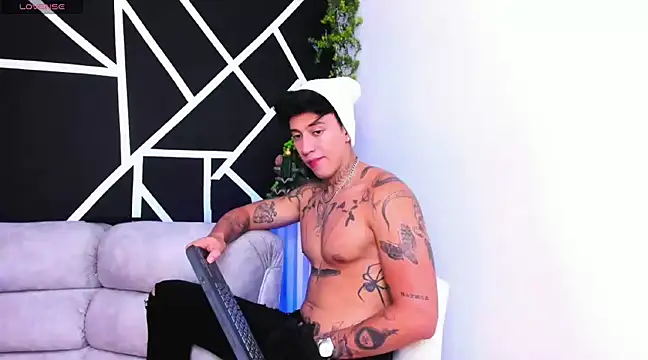 JUSTIN FULLER1 online show from February 22, 6:37 pm