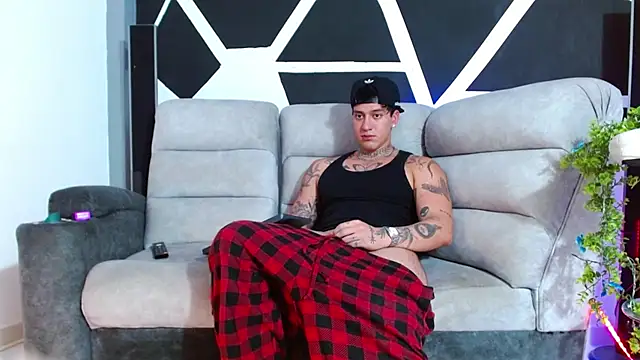 JUSTIN FULLER1 online show from November 19, 5:46 pm