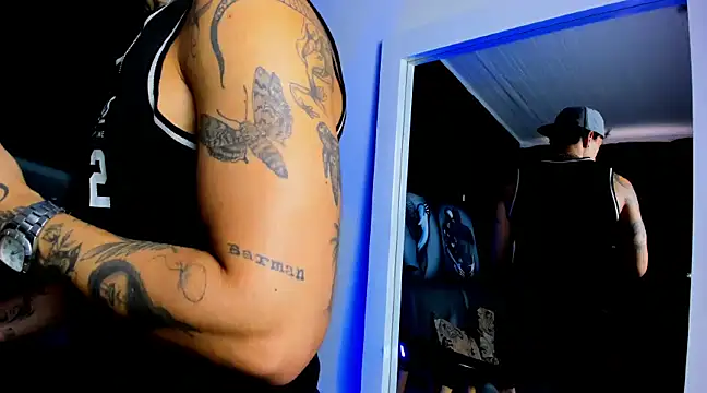 JUSTIN FULLER1 online show from December 4, 6:17 pm