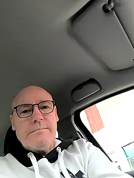 bogland33 online show from February 18, 9:10 am