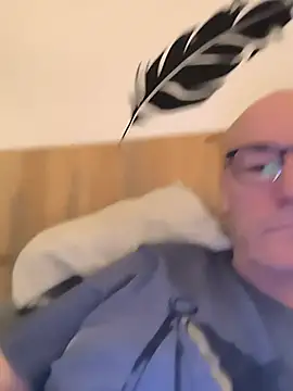 bogland33 online show from October 13, 9:54 pm