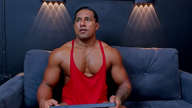 Snapshot of CallumMuscle chatting on January 22, 9:22 pm CallumMuscle online show from January 22, 9:22 pm