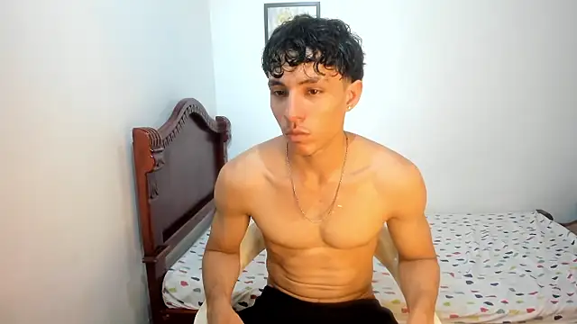 Snapshot of enzo_sloran chatting on September 29, 6:15 pm enzo sloran online show from September 29, 6:15 pm