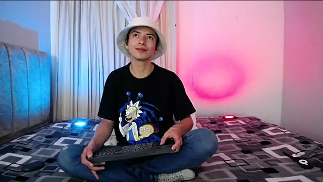 Yellowpokemon23 online show from April 3, 3:36 am