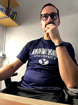 Snapshot of Superdad chatting on October 20, 4:55 pm Superdad online show from October 20, 4:55 pm