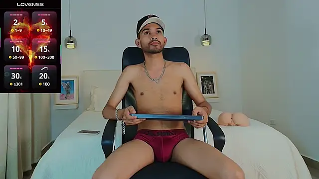 Snapshot of _miguel0 chatting on February 23, 6:52 pm  miguel0 online show from February 23, 6:52 pm