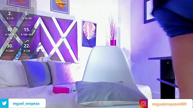 Snapshot of _miguel0 chatting on October 17, 8:13 pm  miguel0 online show from October 17, 8:13 pm