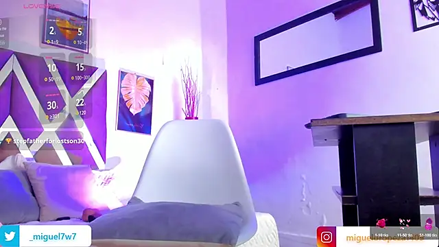 Snapshot of _miguel0 chatting on October 23, 8:01 pm  miguel0 online show from October 23, 8:01 pm