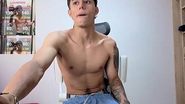 Cristopher23  online show from November 24, 5:03 pm