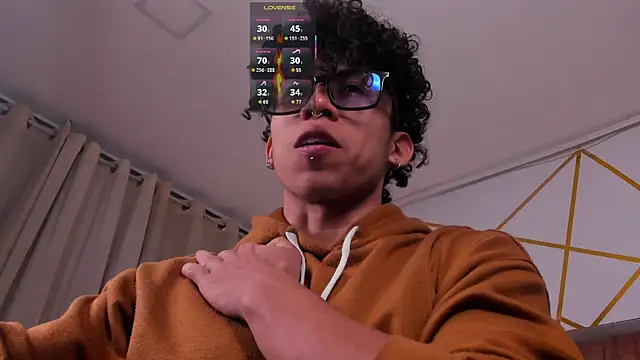 AkazaBoy  online show from April 9, 5:05 am