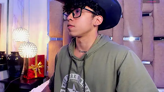 AkazaBoy  online show from February 25, 5:08 am