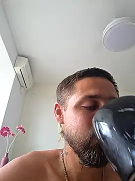 omarito100 online show from August 3, 11:05 am