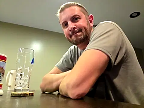 MrMechanic38 online show from November 28, 5:59 pm