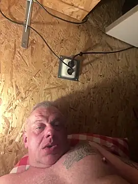 JakubW79 online show from March 12, 12:42 am