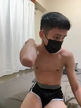 Snapshot of Benson18y chatting on January 4, 2:35 pm Benson18y online show from January 4, 2:35 pm