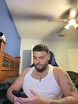 Snapshot of MasterKvn chatting on December 12, 4:15 am MasterKvn online show from December 12, 4:15 am