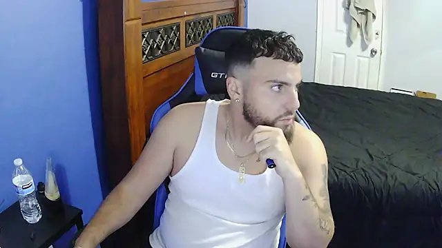 Snapshot of MasterKvn chatting on February 26, 5:42 am MasterKvn online show from February 26, 5:42 am