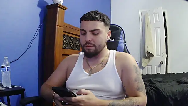 Snapshot of MasterKvn chatting on February 2, 5:42 am MasterKvn online show from February 2, 5:42 am