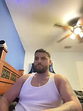 Snapshot of MasterKvn chatting on December 18, 7:04 am MasterKvn online show from December 18, 7:04 am